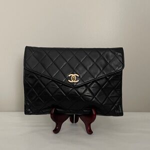 Vintage CHANEL Black Quilted lambskin Crossbody